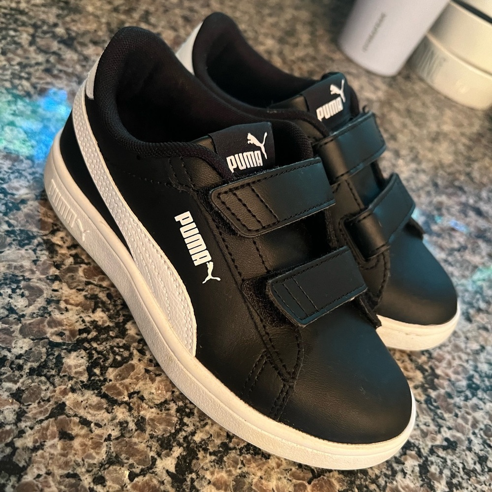 Puma size 13 Velcro leather shoes black